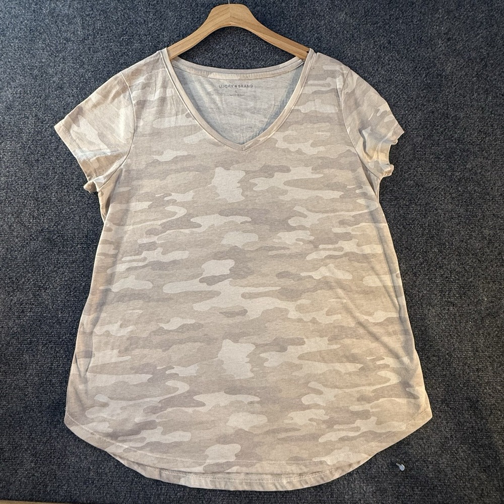Lucky Brand Womens Large Beige Camo V Neck T Shirt Short Sleeve Casual Tee